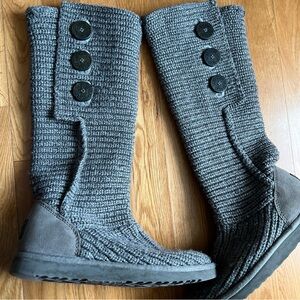 UGG Gray Winter Knit Boots with Ribbed Texture